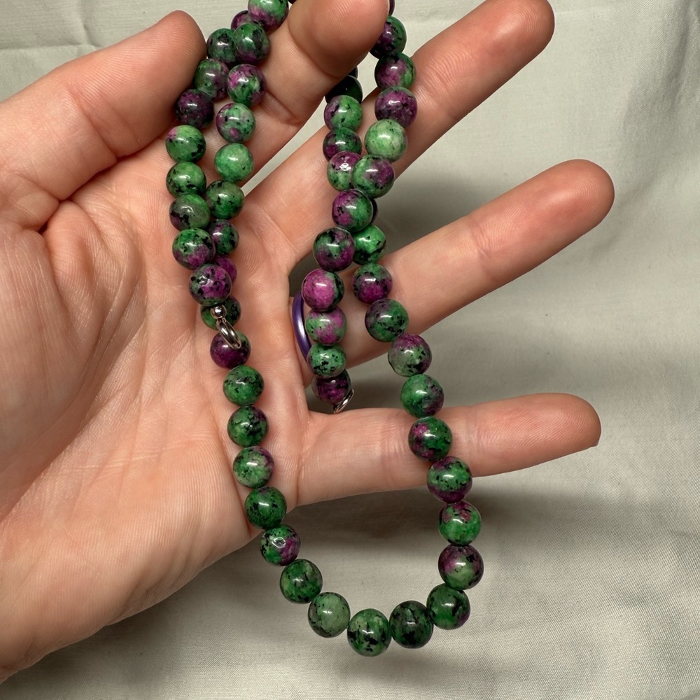 Unique Ruby Zoisite (imitation jade) Beaded Vintage Necklace